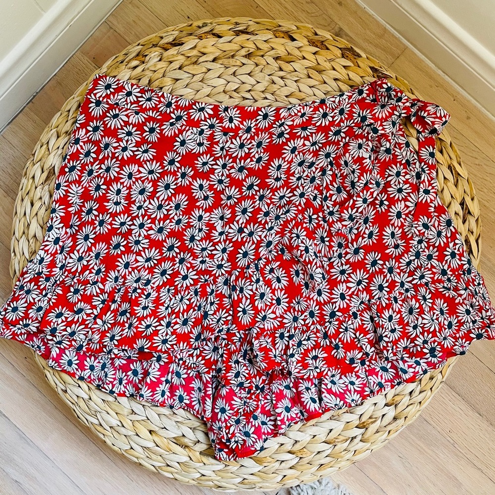 Zara daisy print short